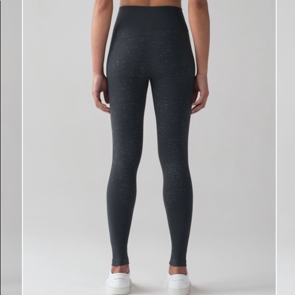 Lululemon Free to Flow 7/8 Tight Blue Tied/White - Picture 5 of 9